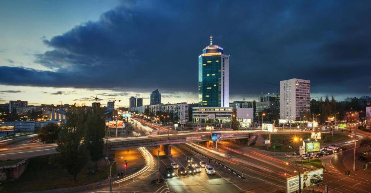 Уютная Vip Студия В Центре Метро Политех Охматдет Паркинг Kyiv Exterior photo